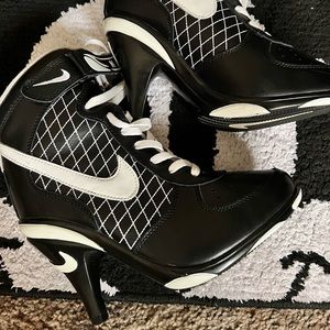 Used NIKE Sneakers heels.